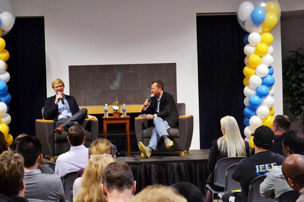 UC Davis alumni and entrepreneurs David Hahn (left) and Chris Soderquist share insights and experiences at the 2017/18 Big Bang! Business Competition kickoff.